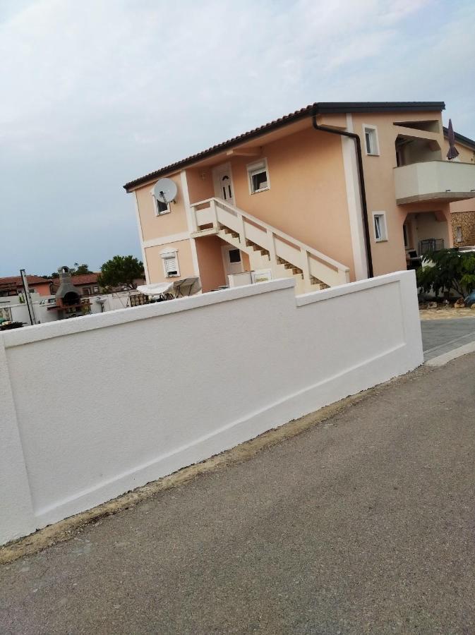 Apartmani Darija Vir Exterior foto